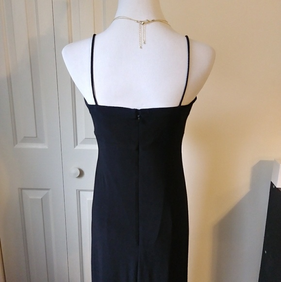 Formal long black evening dress - Picture 3 of 8